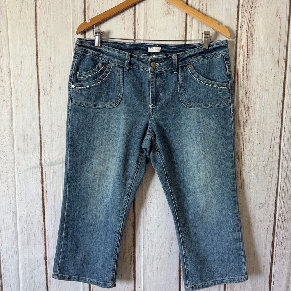 Relativity Women's Mid-Rise Denim Crop Capri Jeans - Size 10